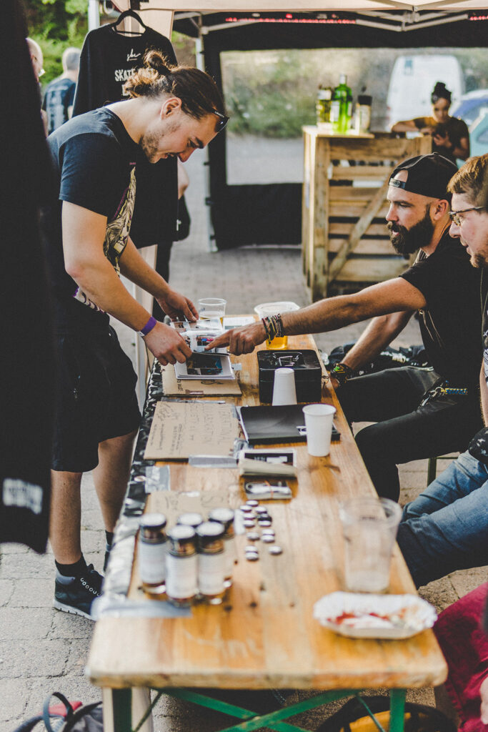 Helfen ohne zu spenden: Banakibuga Streetminds Produkte